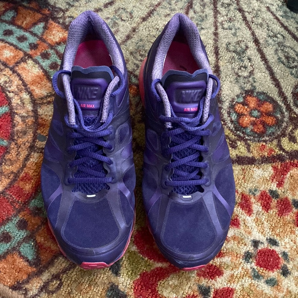 Women’s size 9 Nike AirMax Purple with pink shoes